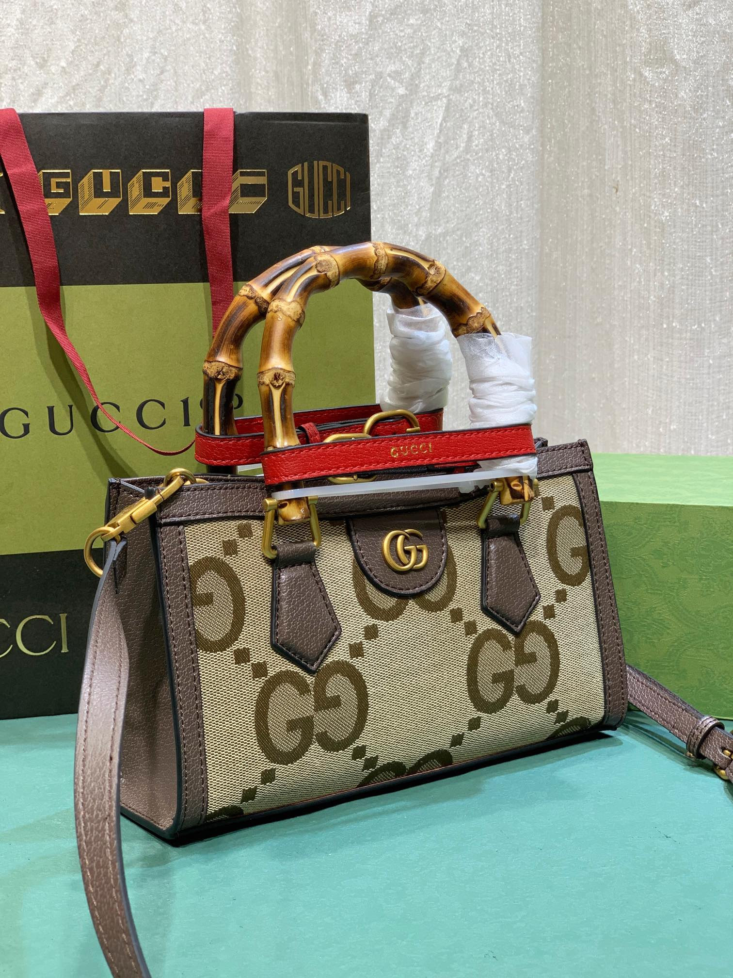 Gvc*1 DIANA SMALL SHOULDER BAG 25W x 16H x 9D CM