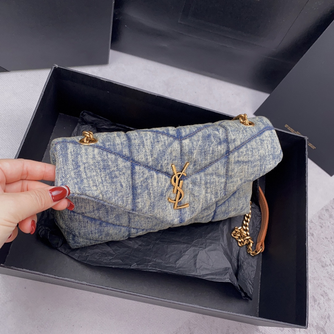 y51 puffer in suede and De*1m light blue 23 x 15.5 x 5.8 cm