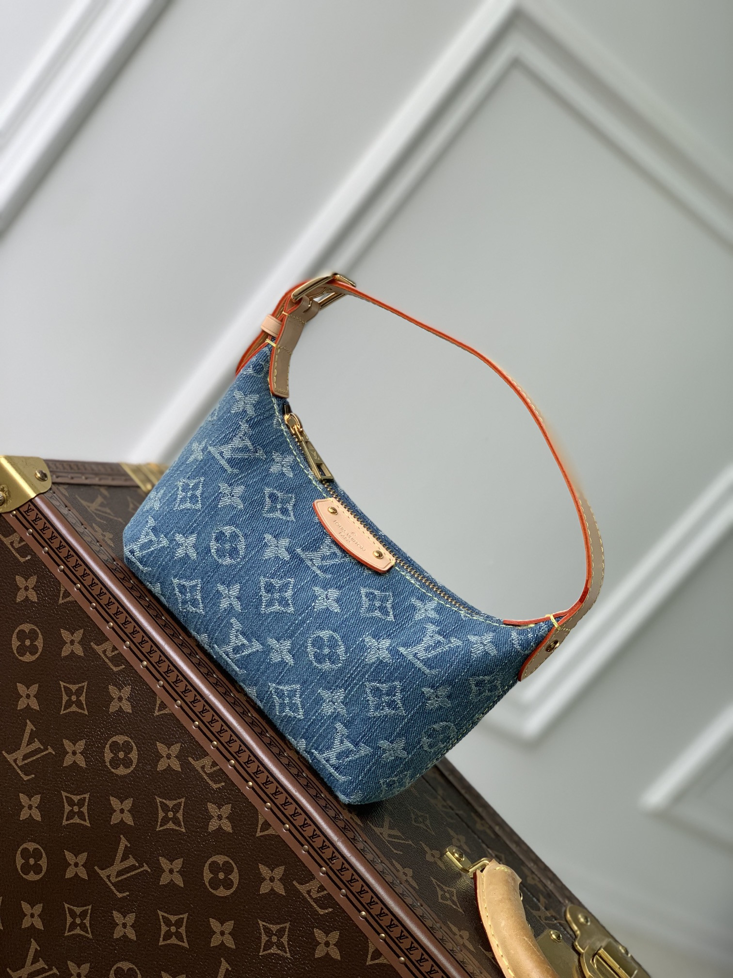 L0vis Vvtt0n M82949 Hills Pochette 7.3 x 4.3 x 2.6 inches