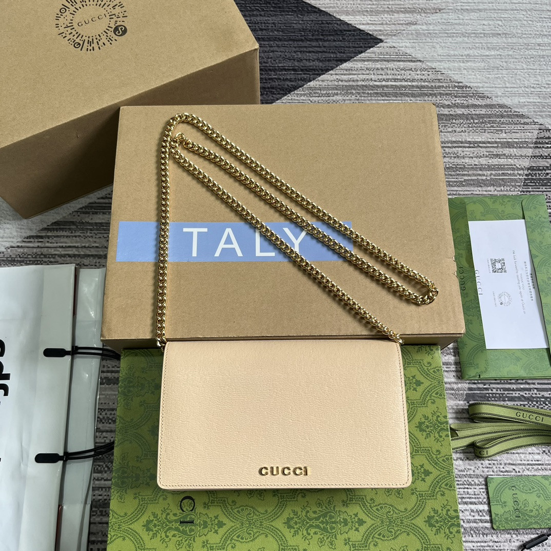 CHAIN WALLET WITH Gvc*1 SCRIPT LIGHT beige 7.8"W x 5"H x 1.6"D