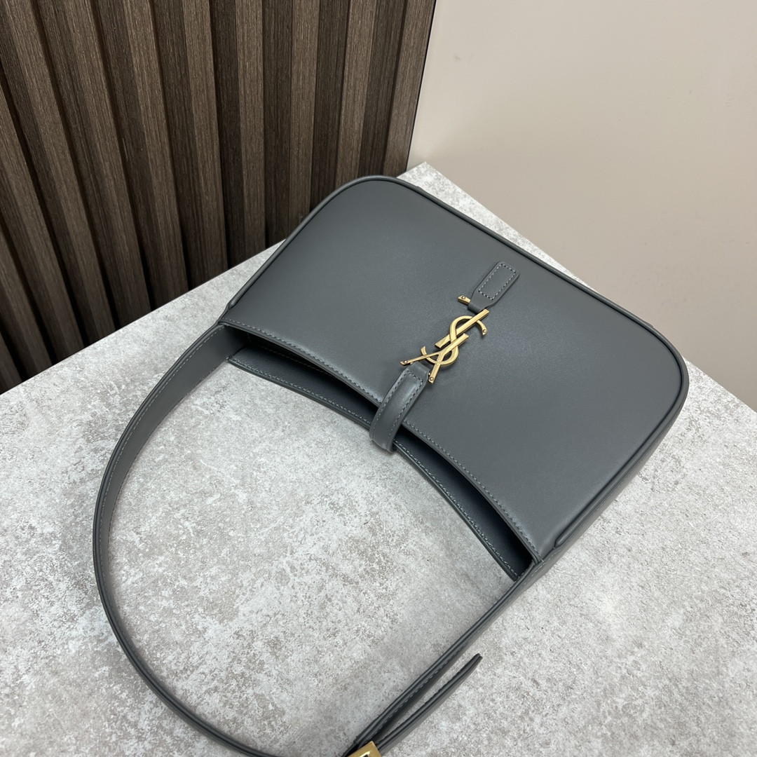 Y51 LE 5 À 7 IN SMOOTH LEATHER GRAY 9 X 6.3 X 2.5 INCHES