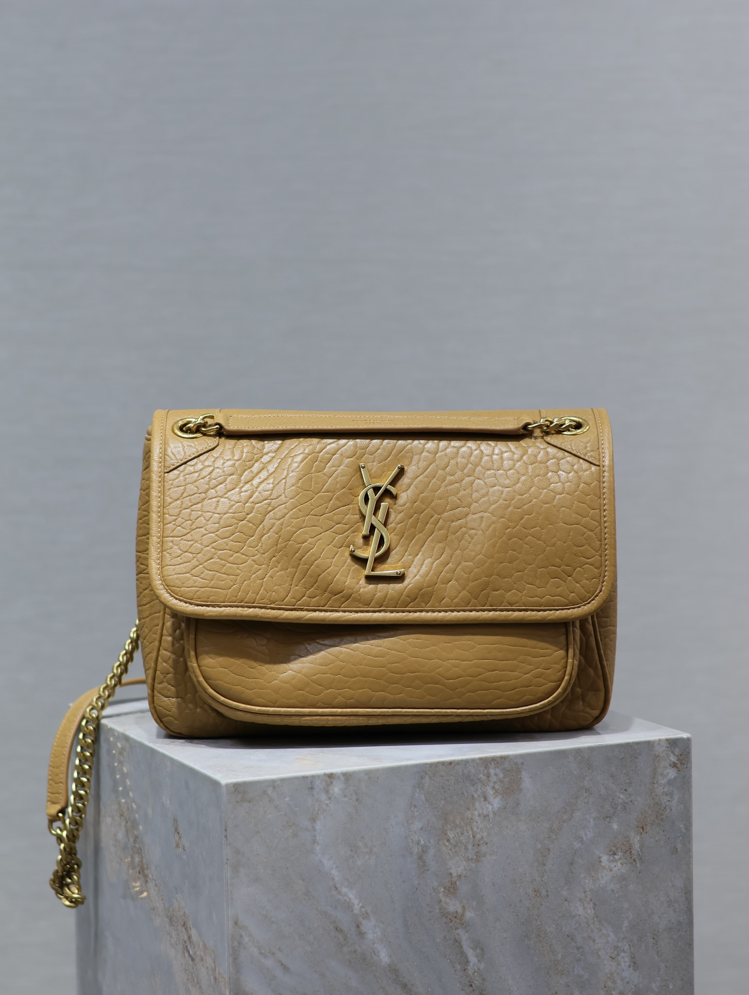Y51 NIKI MEDIUM IN VINTAGE LEATHER DARK CORK 11 X 7.8 X 3.3 INCHES