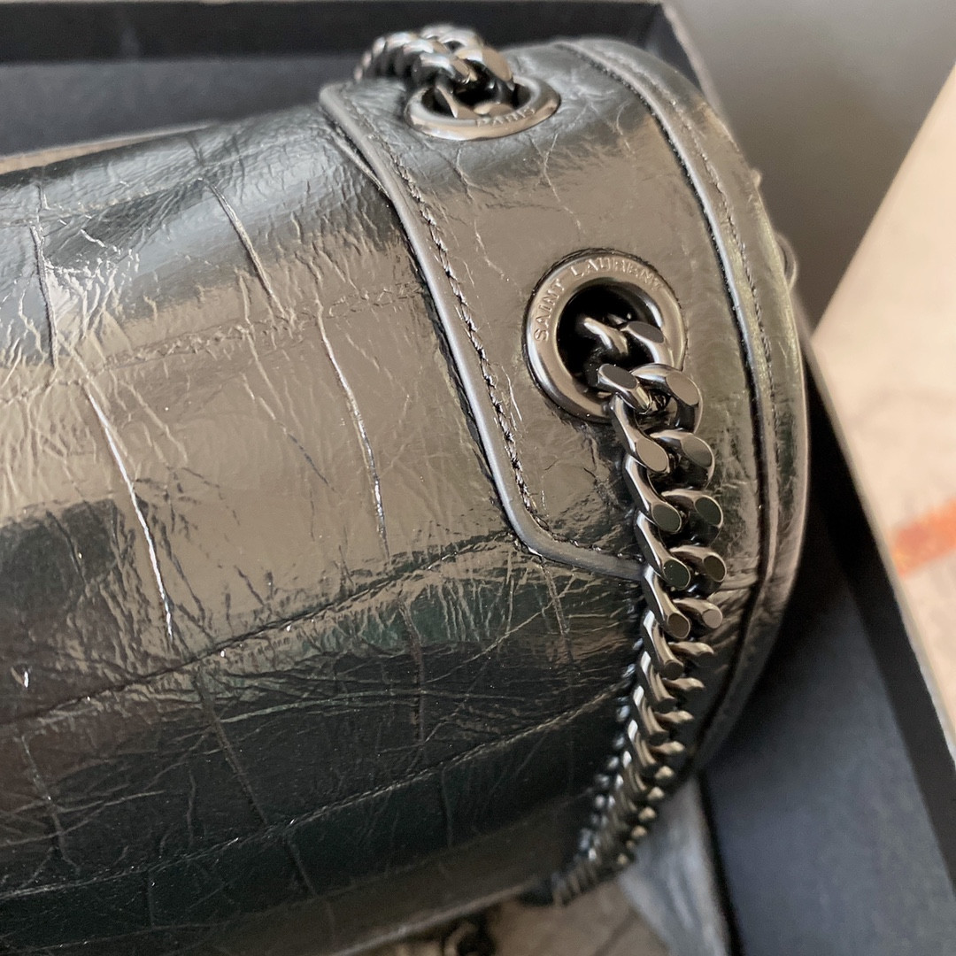 Y51 NIKI BABY IN VINTAGE LEATHER BLACK SILVER 8.2 X 6 X 2.9 INCHES