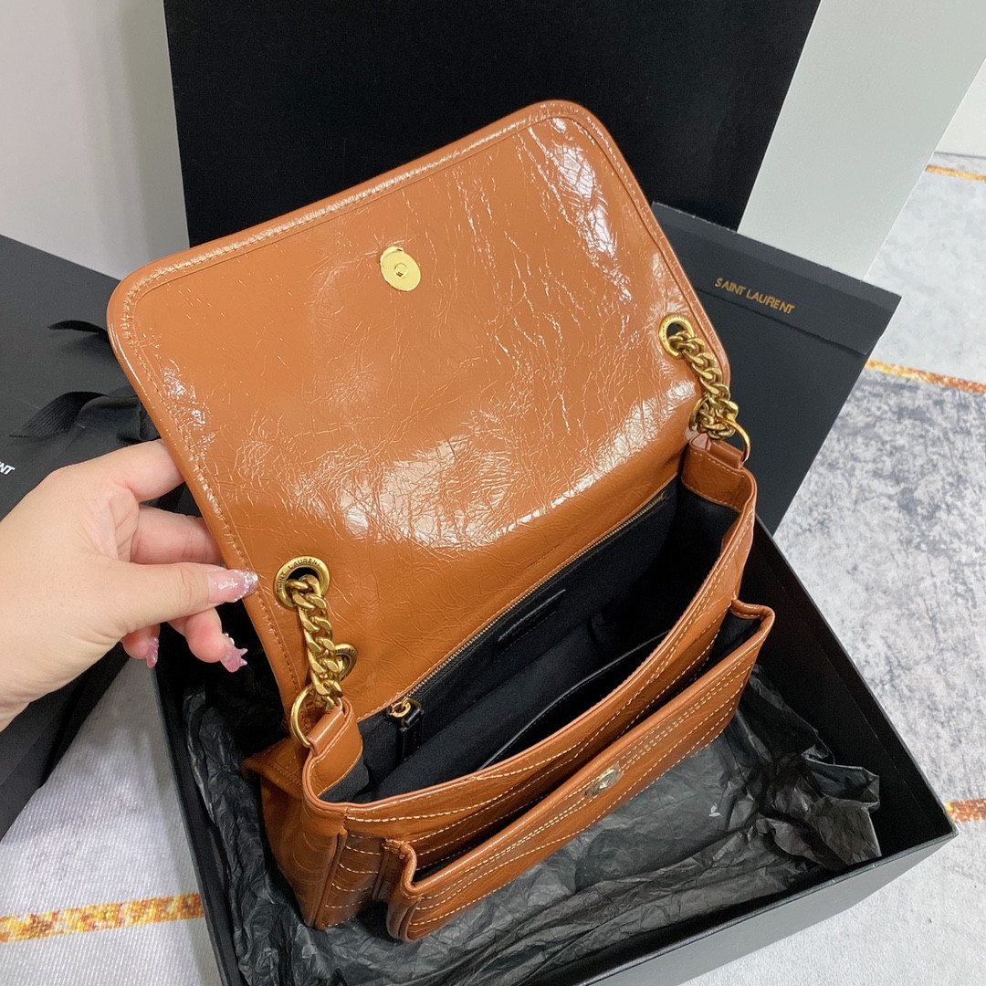 Y51 NIKI MEDIUM IN VINTAGE LEATHER LIGHT CARAMEL 11 X 7.8 X 3.3 INCHES