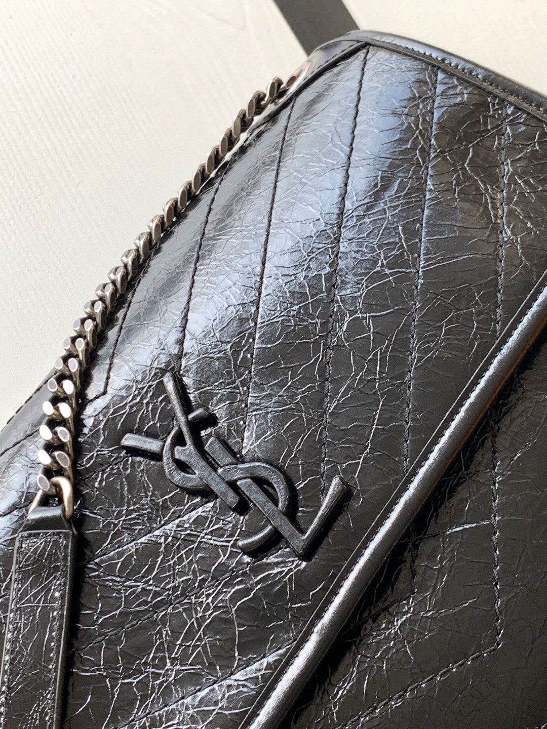 Y51 NIKI LARGE IN VINTAGE LEATHER 12.5 X 9 X 3.5 INCHES