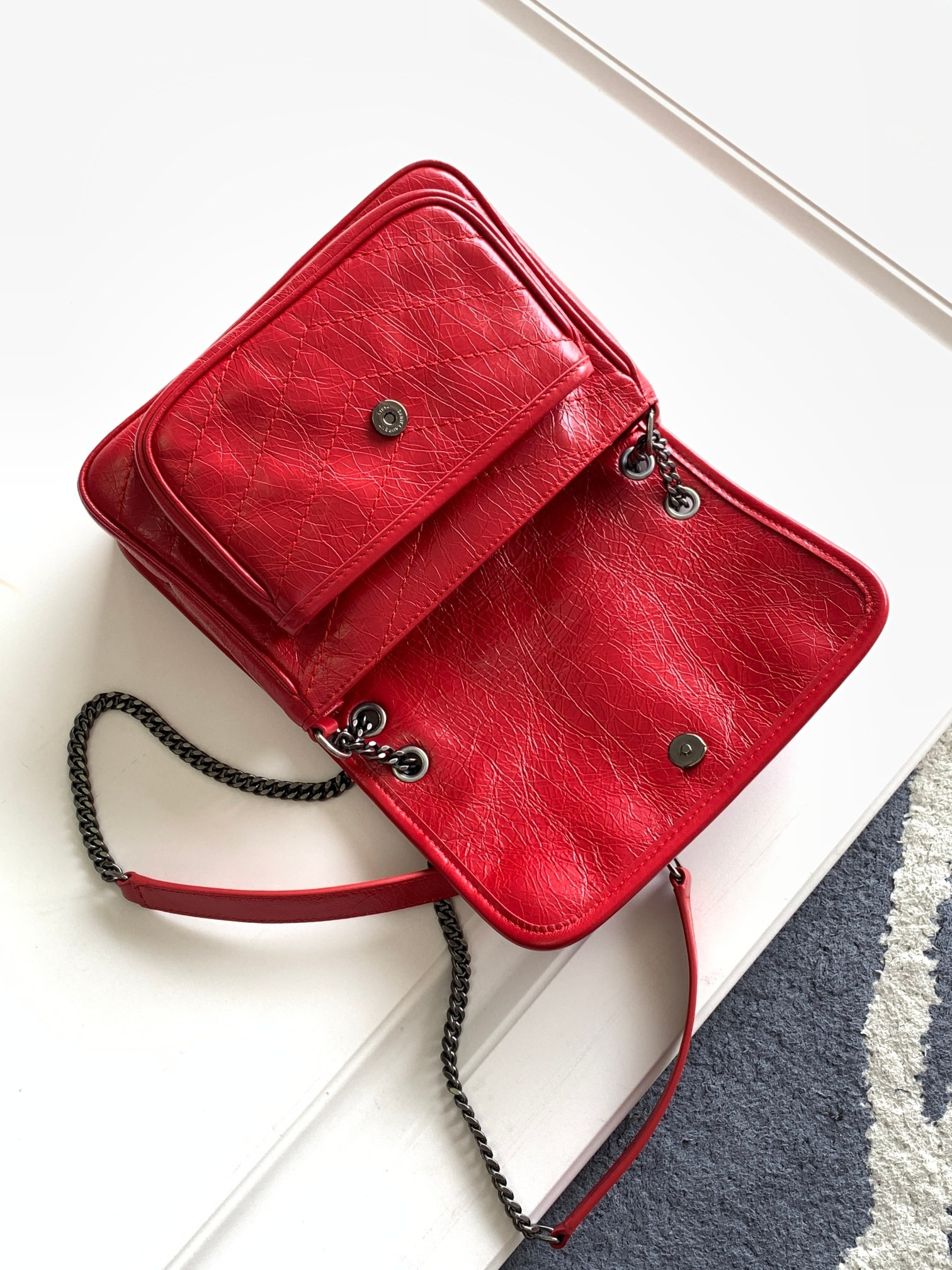 Y51 NIKI BABY IN VINTAGE LEATHER RED 8.2 X 6 X 2.9 INCHES