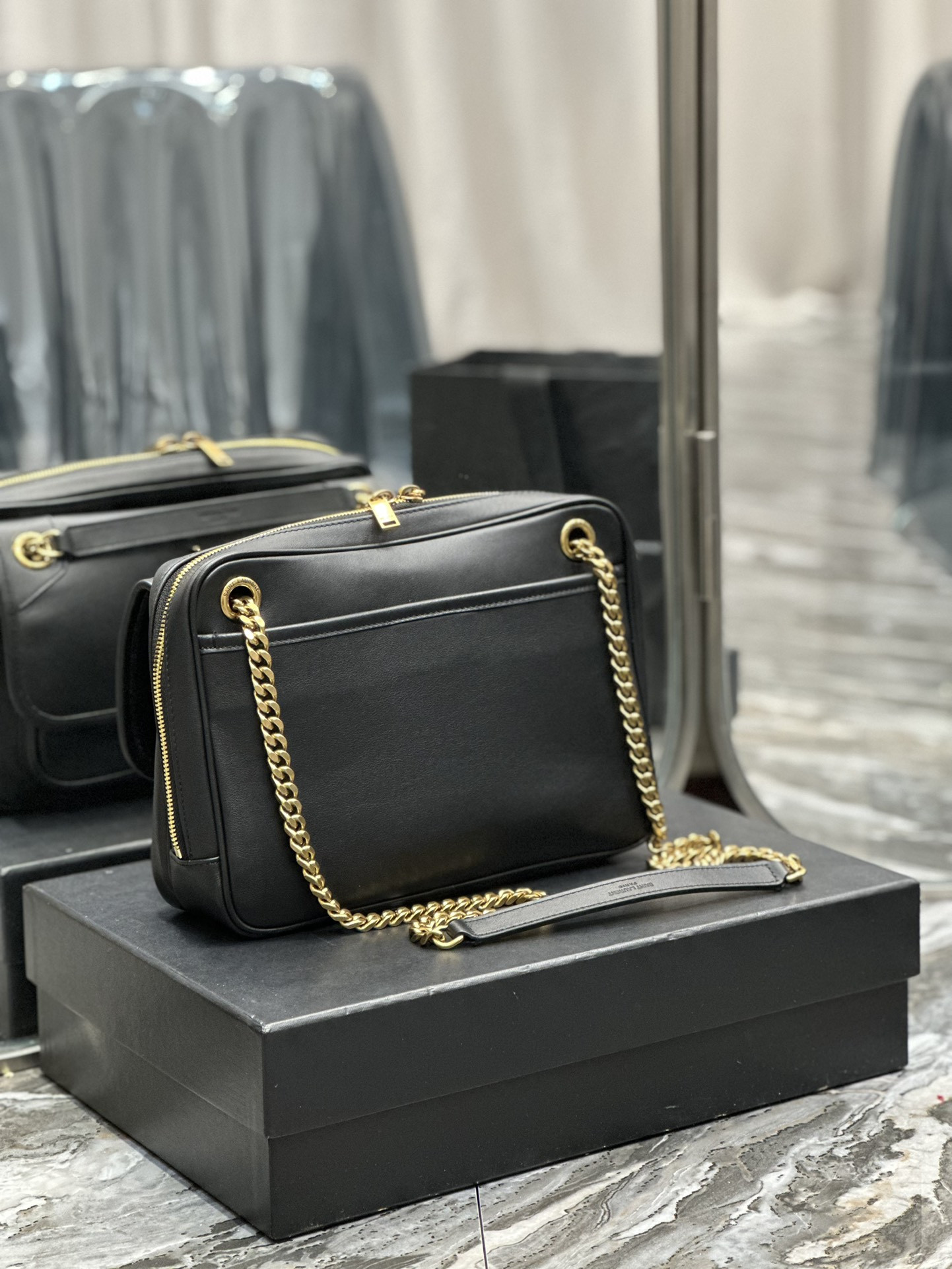 Y51 NIKI MEDIUM IN VINTAGE LEATHER BLACK GOLD 11 X 7.8 X 3.3 INCHES