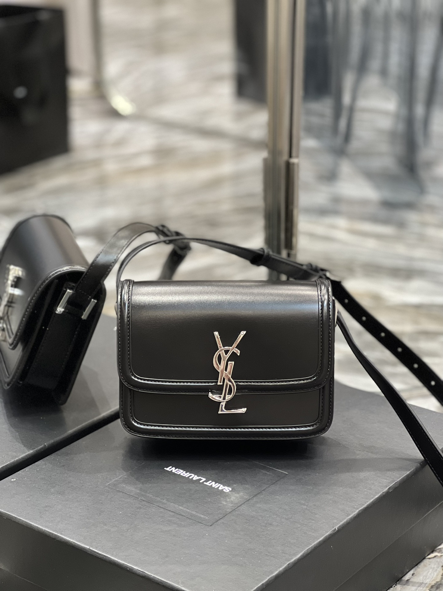 Y51 SOLFERINO SMALL IN GLAZED LEATHER  7.4 X 5.1 X 1.9 INCHES
