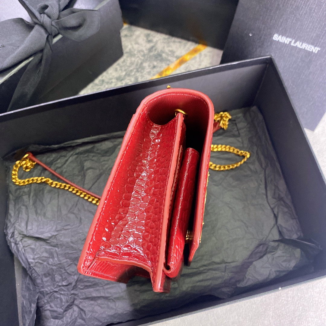 Y51 SUNSET CHAIN WALLET IN CROCODILE-EMBOSSED SHINY LEATHER RED 7.4 X 5.5 X 2.1 INCHES