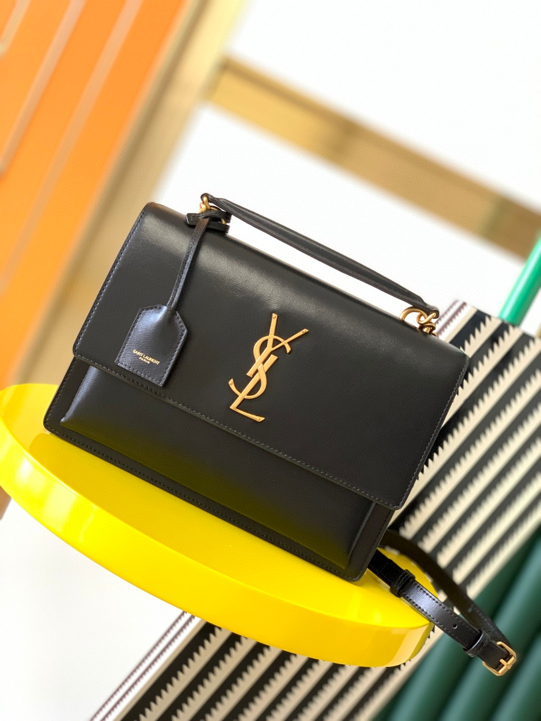 Y51 SUNSET LARGE IN SMOOTH LEATHER BLACK 10.6 X 7 X 3.1 INCHES