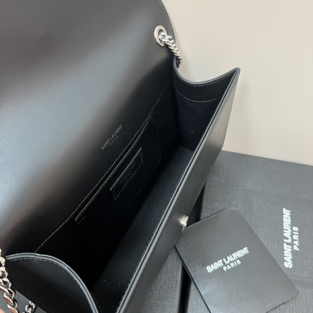 Y51 KATE MEDIUM IN SMOOTH LEATHER BLACK SILVER 9.4 X 5.7 X 2.1 INCHES