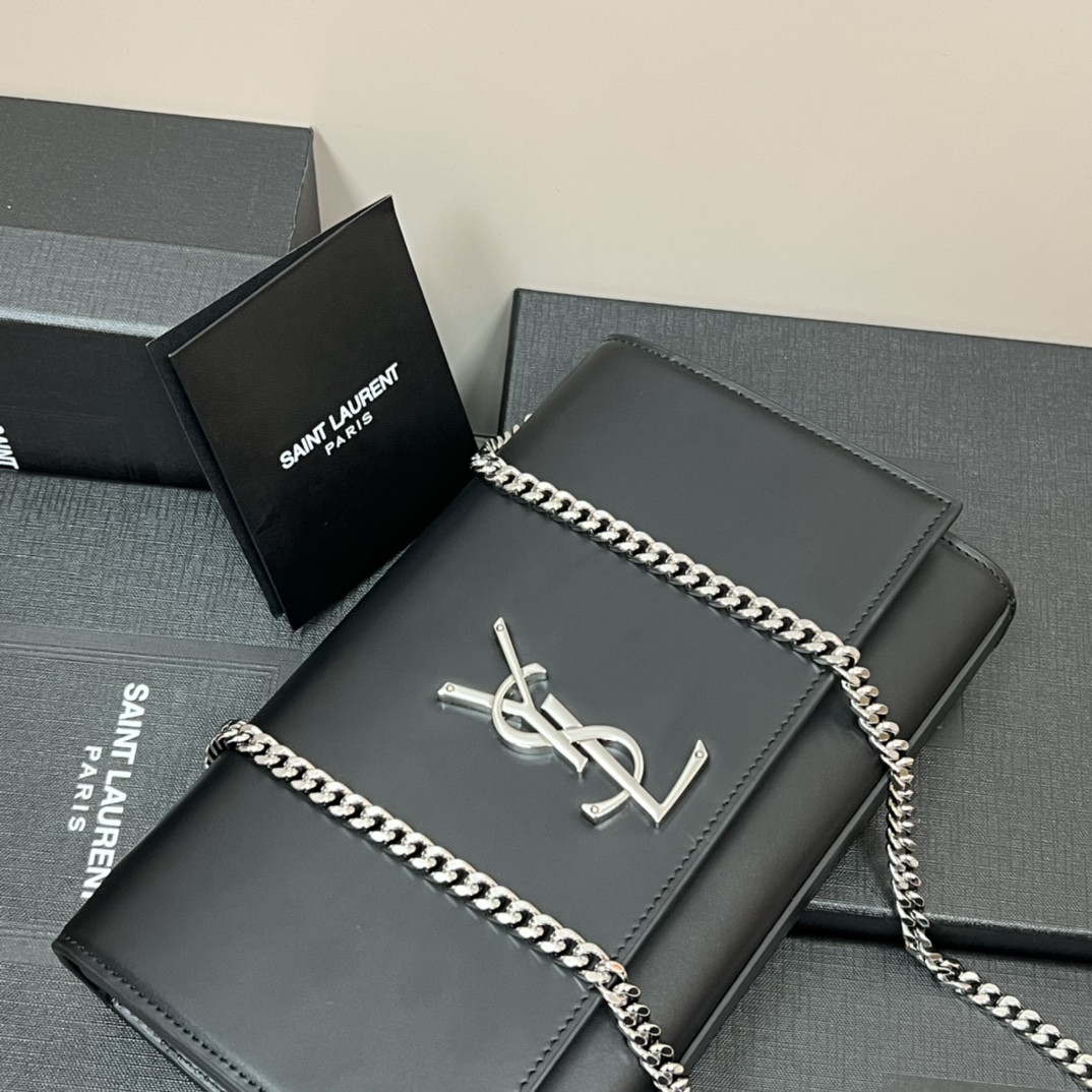 Y51 KATE MEDIUM IN SMOOTH LEATHER BLACK SILVER 9.4 X 5.7 X 2.1 INCHES