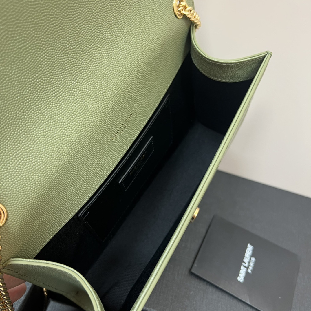 Y51 KATE MEDIUM IN GRAIN DE POUDRE EMBOSSED LEATHER GREEN 9.4 X 5.7 X 2.1 INCHES