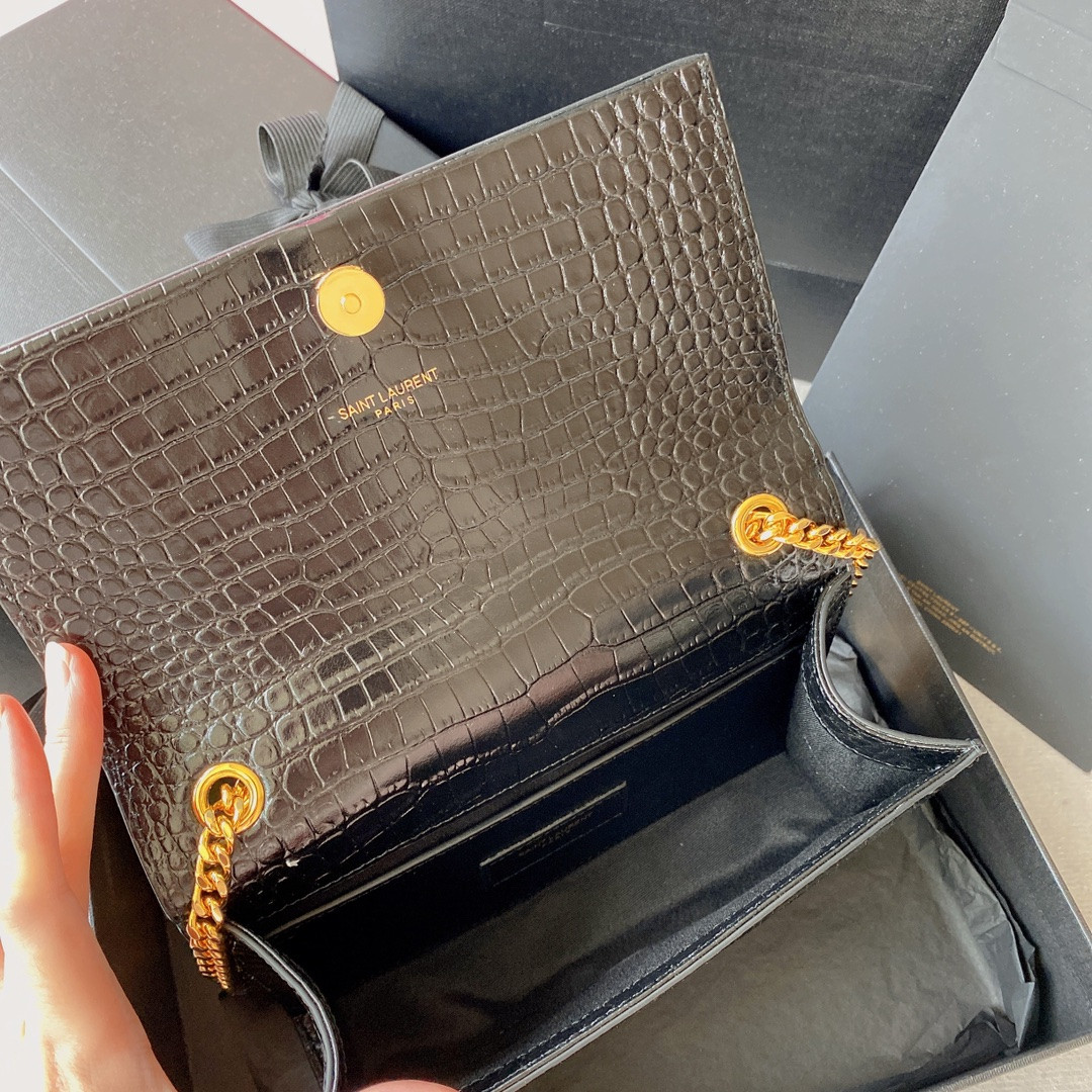 Y51 KATE SMALL IN GRAIN DE POUDRE EMBOSSED LEATHER BLACK 7.8 X 4.9 X 1.9 INCHES