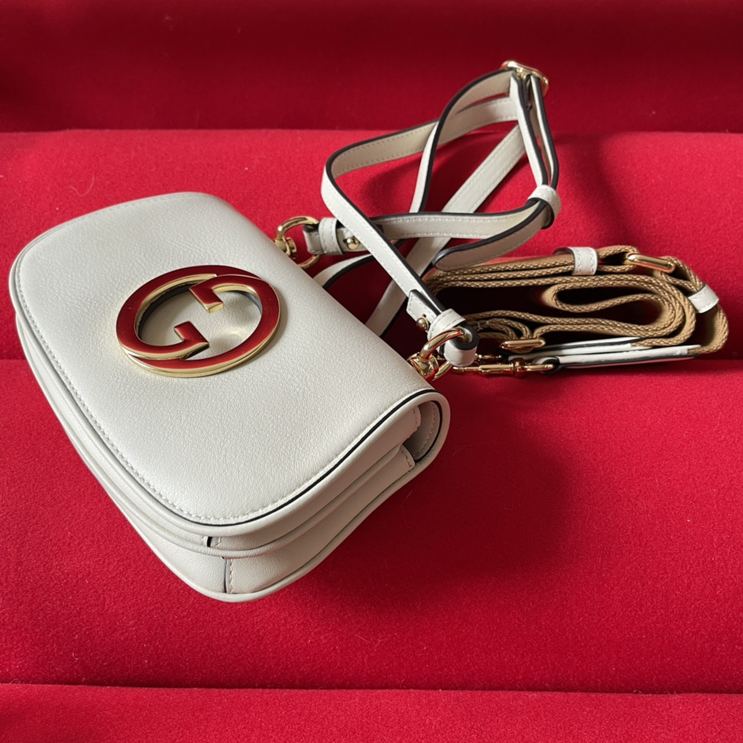 Gvc*1 BLONDIE MINI BAG WHITE 8.7"W x 5.1"H x 2.2"D