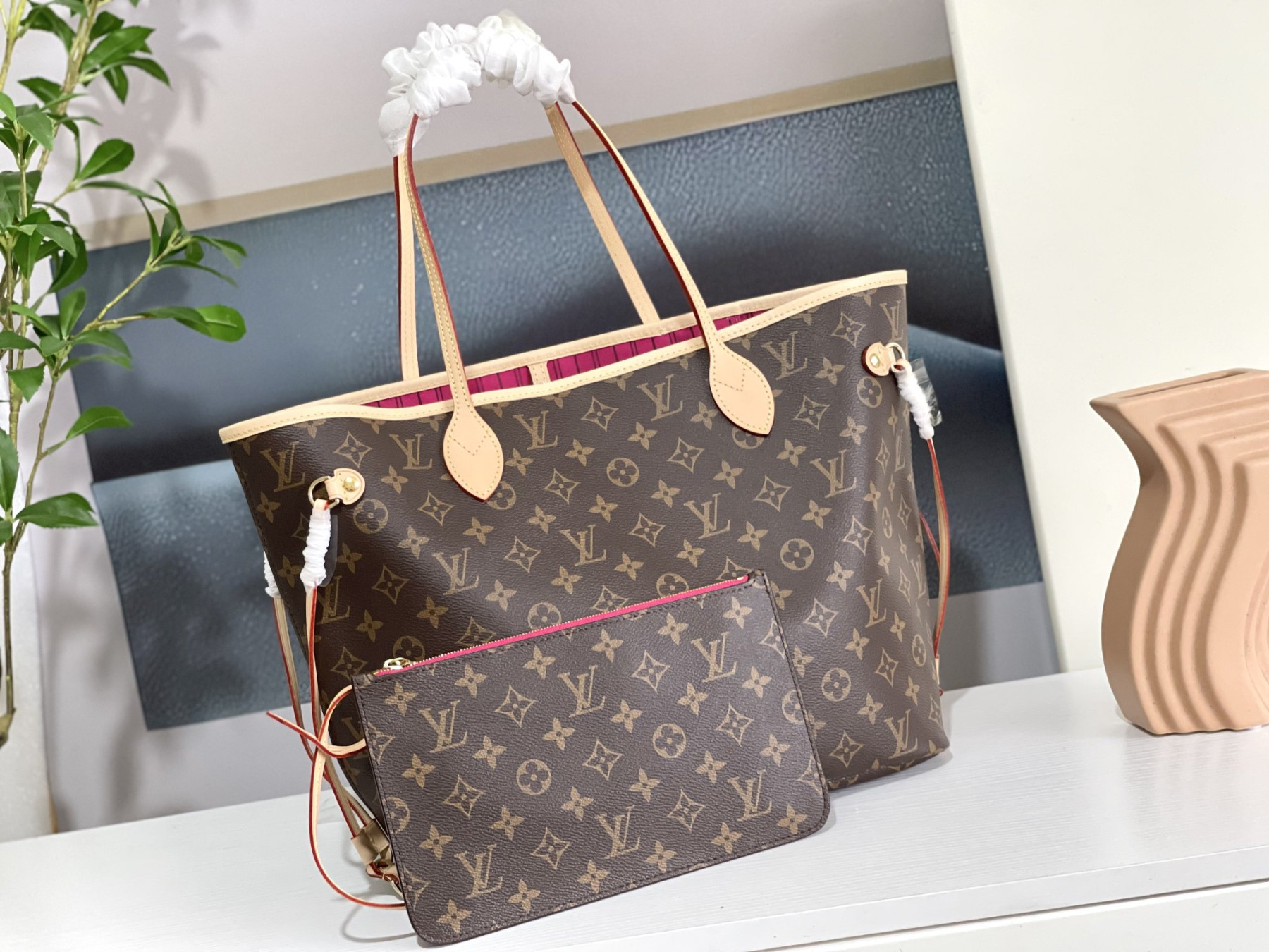 L0vis Vvtt0n M41178  Neverfull MM 12.6 x 11.4 x 6.7 inches Without Box