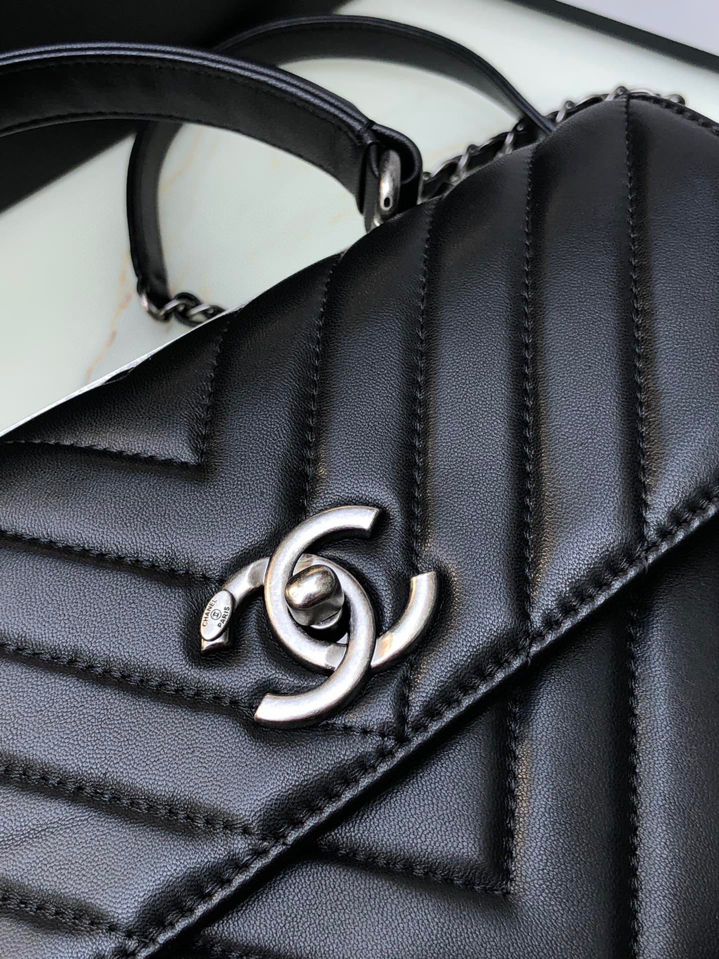 Ch**el FLAP BAG WITH TOP HANDLE 6.6 × 9.8 × 4.7 in