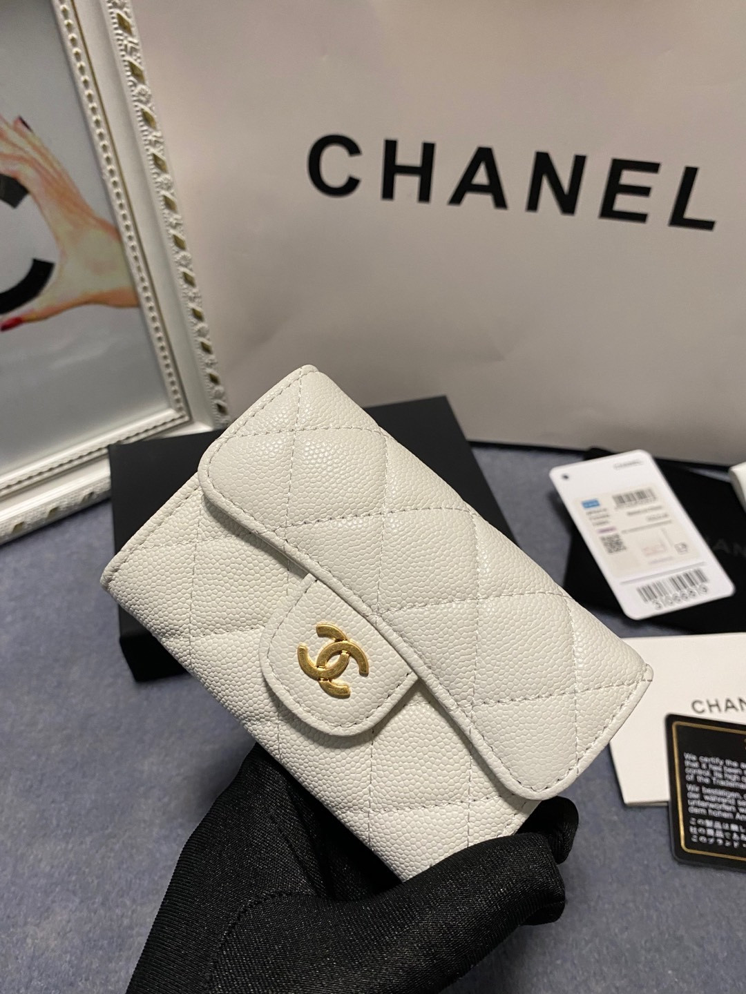 Ch**el card holder 11.3 x 7.5 x 2.5 cm