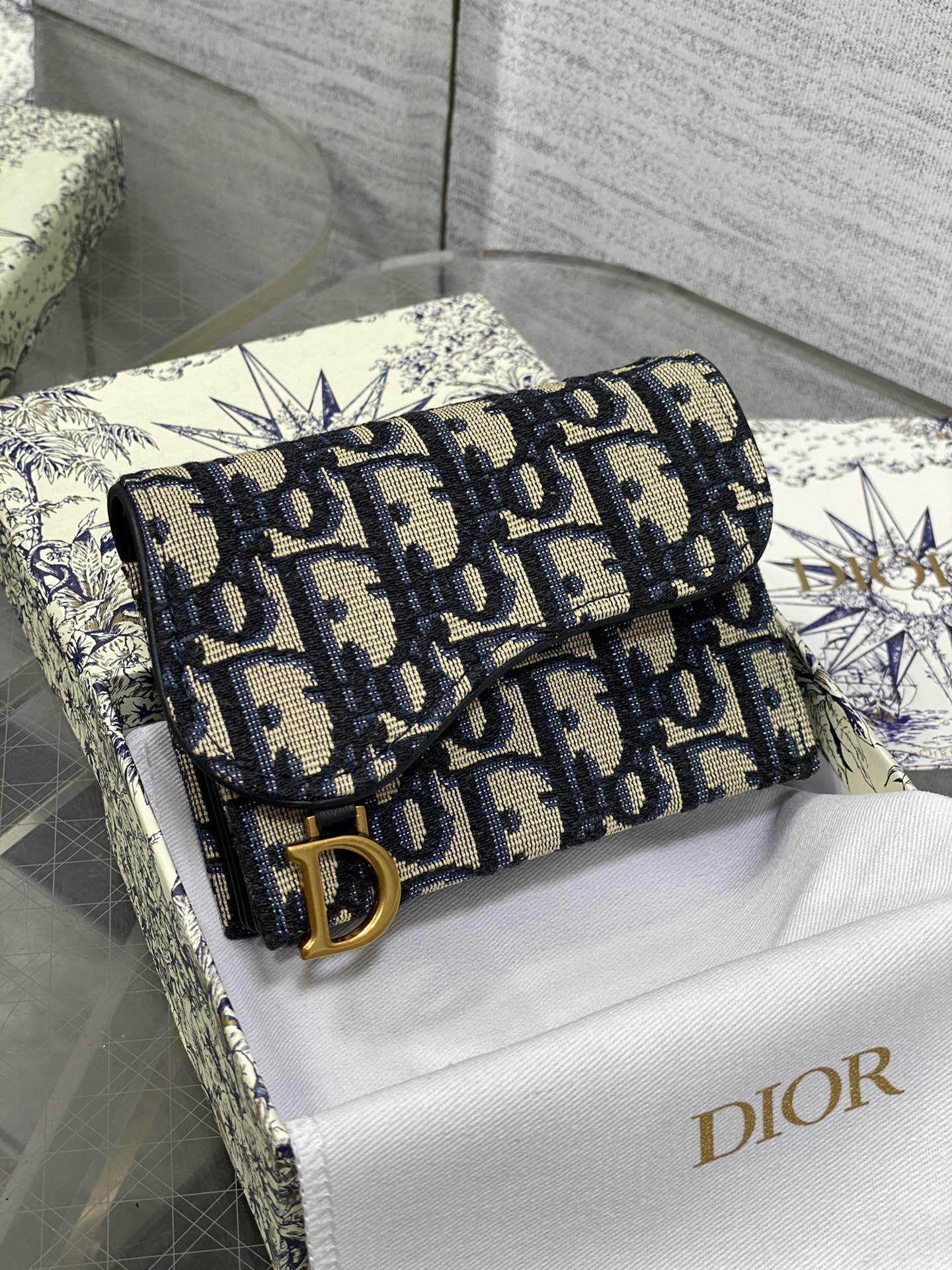 D10r CARD HOLDER 12-10-5CM