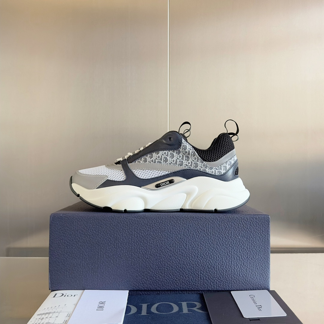 UA D10r B22 gray Sneaker