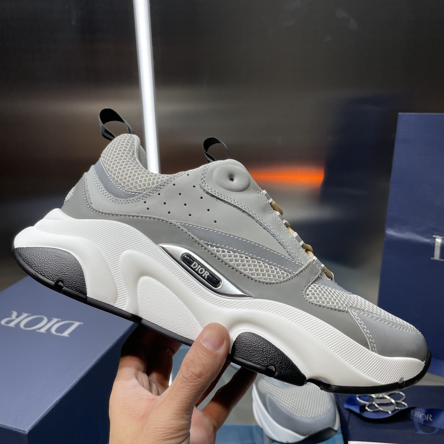 UA D10r B22 gray Sneaker
