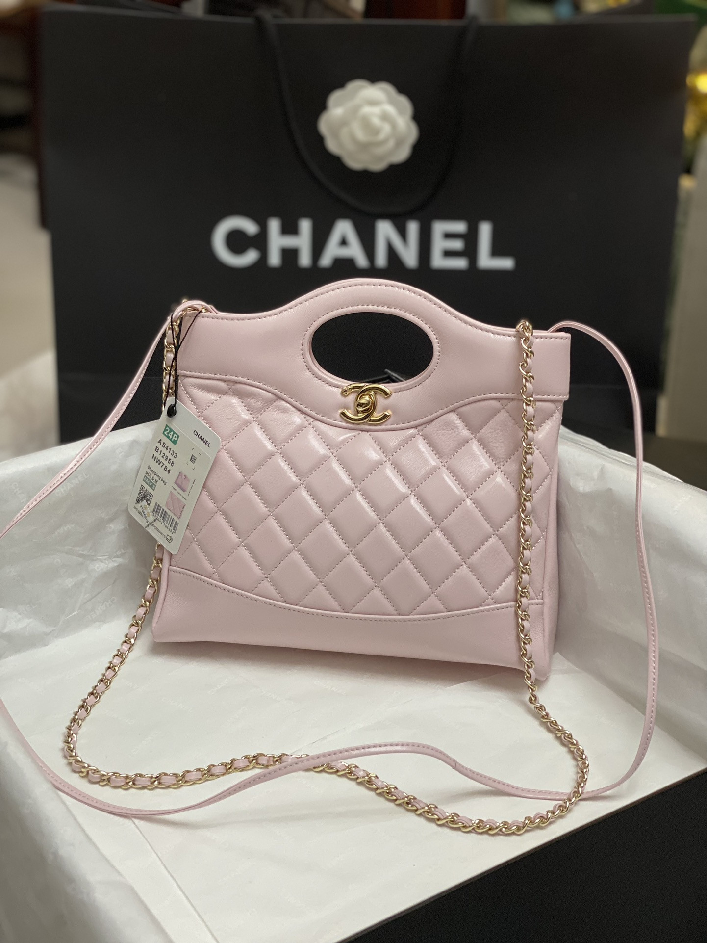 Ch**el MINI SHOPPING BAG Shiny Lambskin & Gold-Tone Metal 22x23x5.5cm