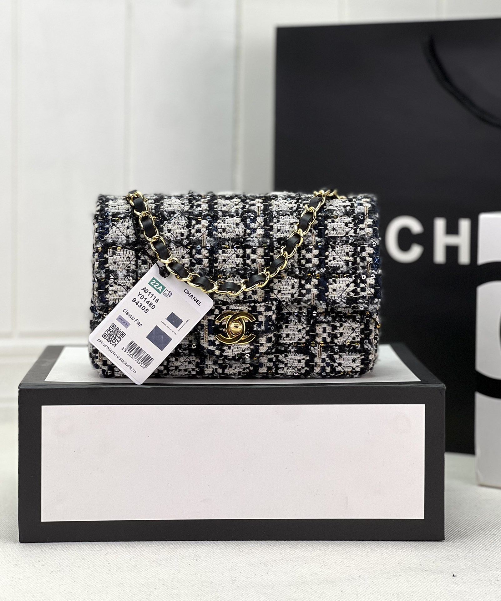 Ch**el MINI CLASSIC 11.12 HANDBAG Tweed & Gold-Tone Metal 4.7 × 7.8 × 2.3 in