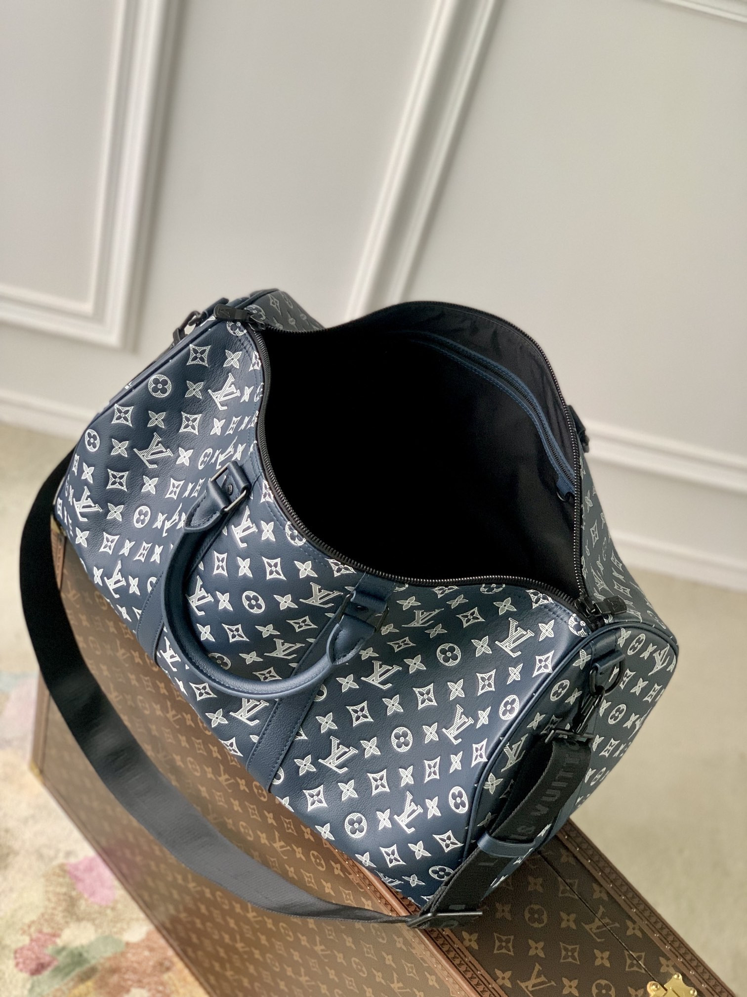 LV Keepall Bandoulière 50  19.7 x 11.4 x 9.1 inches