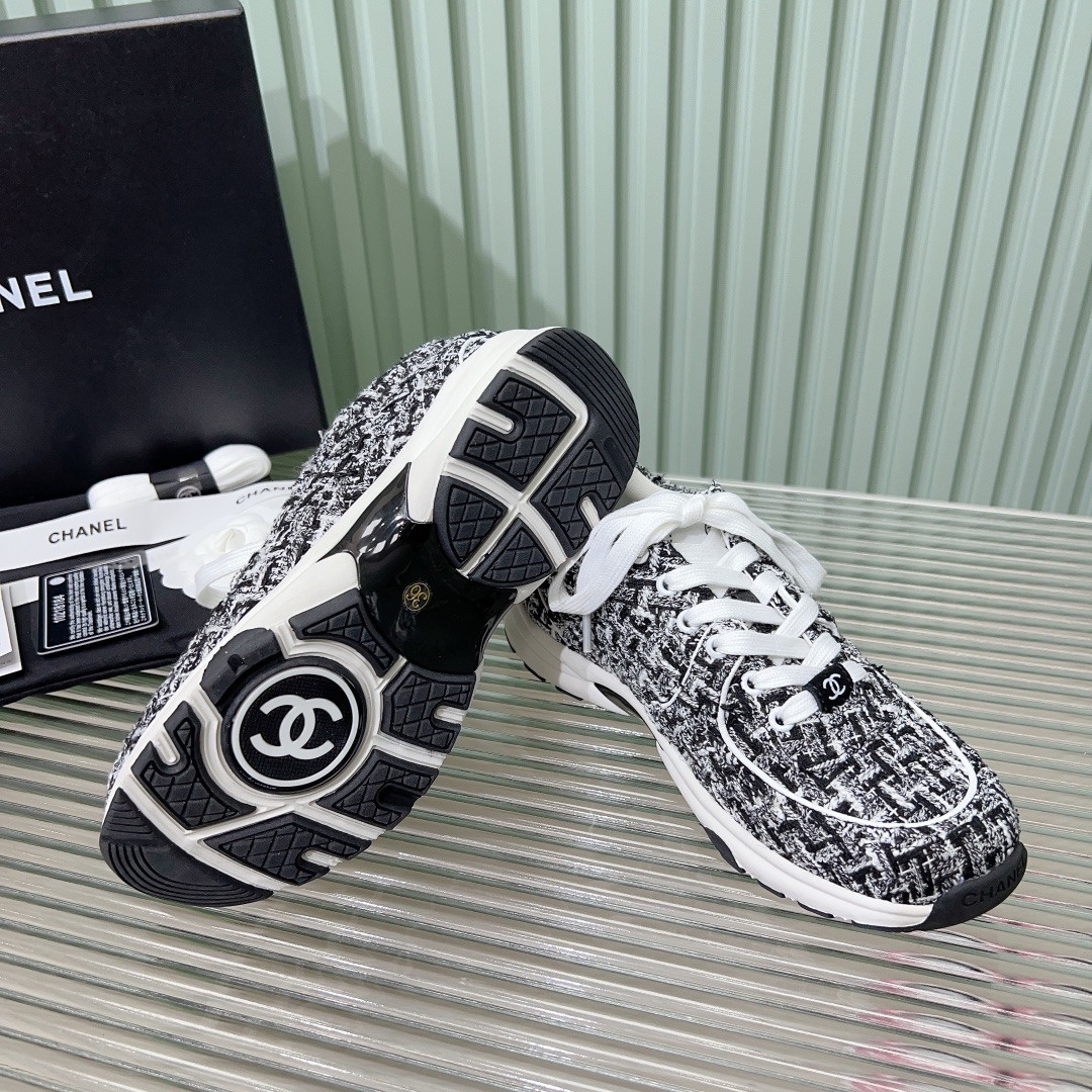 UA Ch**el SNEAKERS Tweed