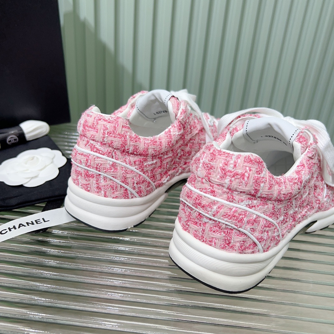 UA Ch**el SNEAKERS Tweed
