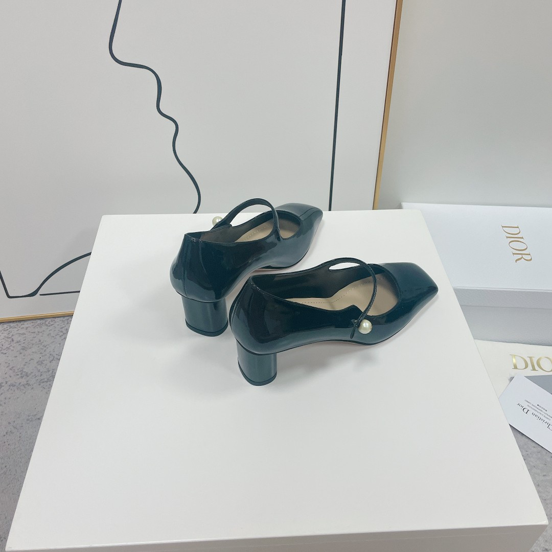 UA Jolie D10r Pump