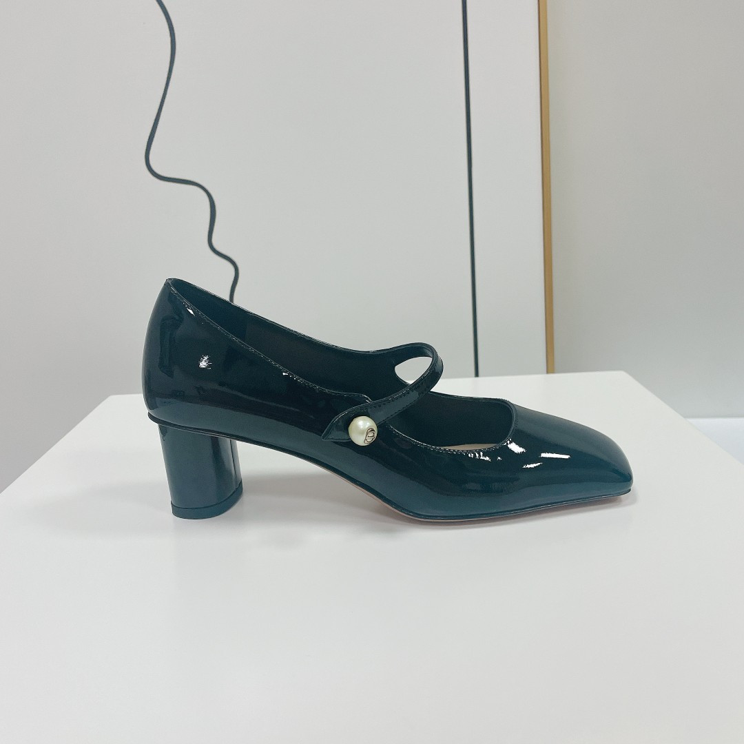 UA Jolie D10r Pump