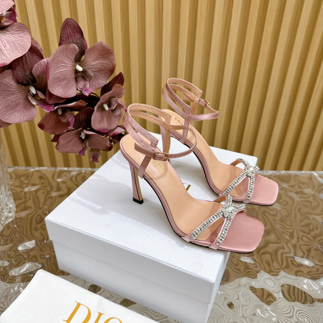 UA D10r Slingback Pump