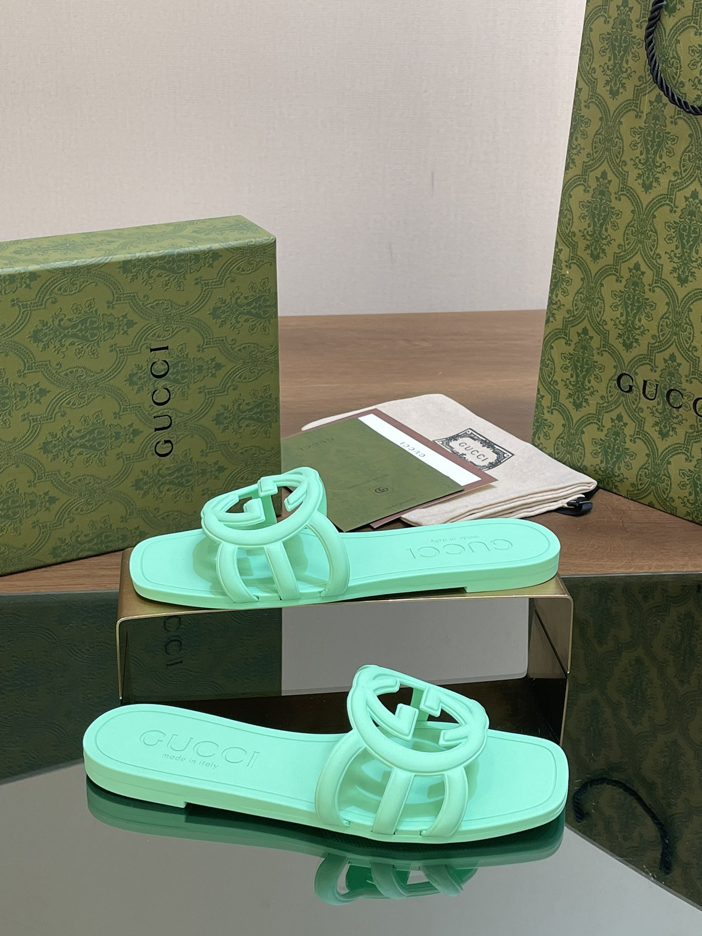 UA Gvc*1 INTERLOCKING G SLIDE SANDAL Pale Green