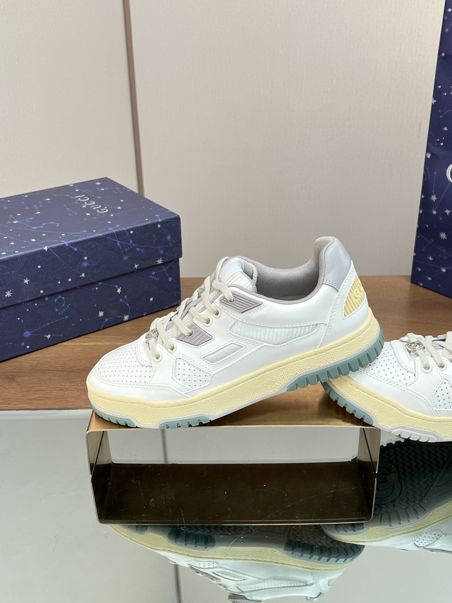 UA Gvc*1 Low-Top SNEAKER