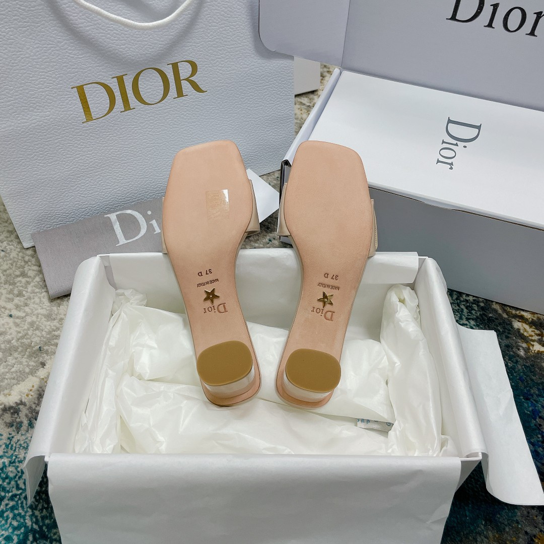 UA D10r Or C