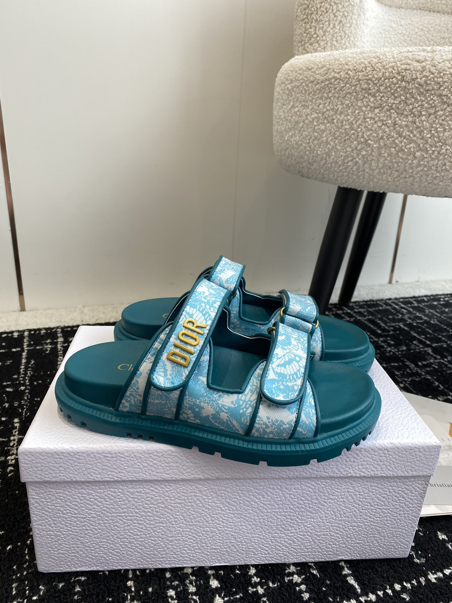 UA D10ract Slide