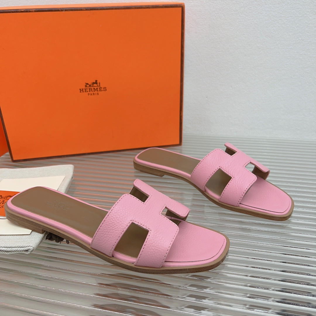 UA H**me5 Oran sandal