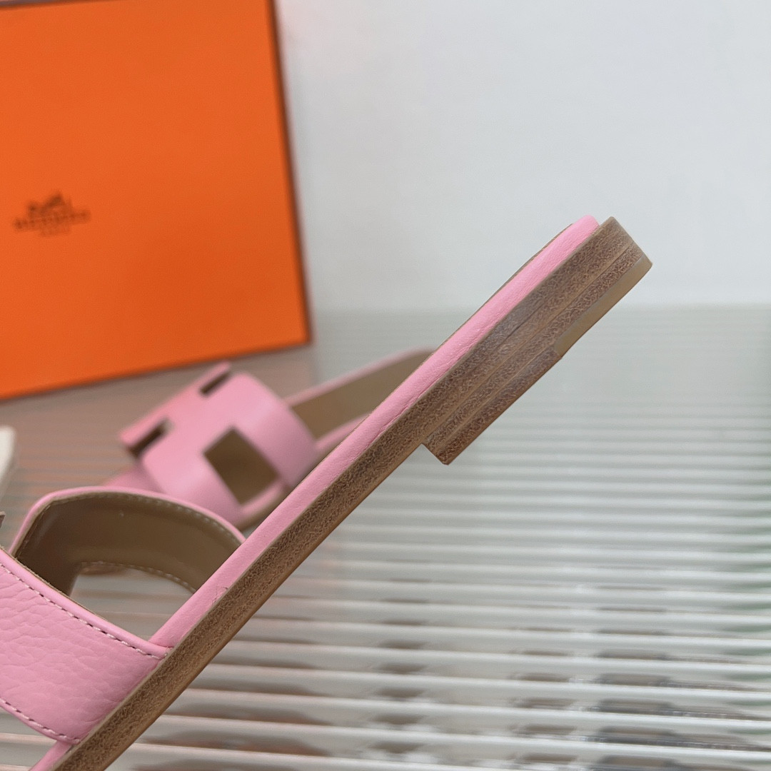 UA H**me5 Oran sandal