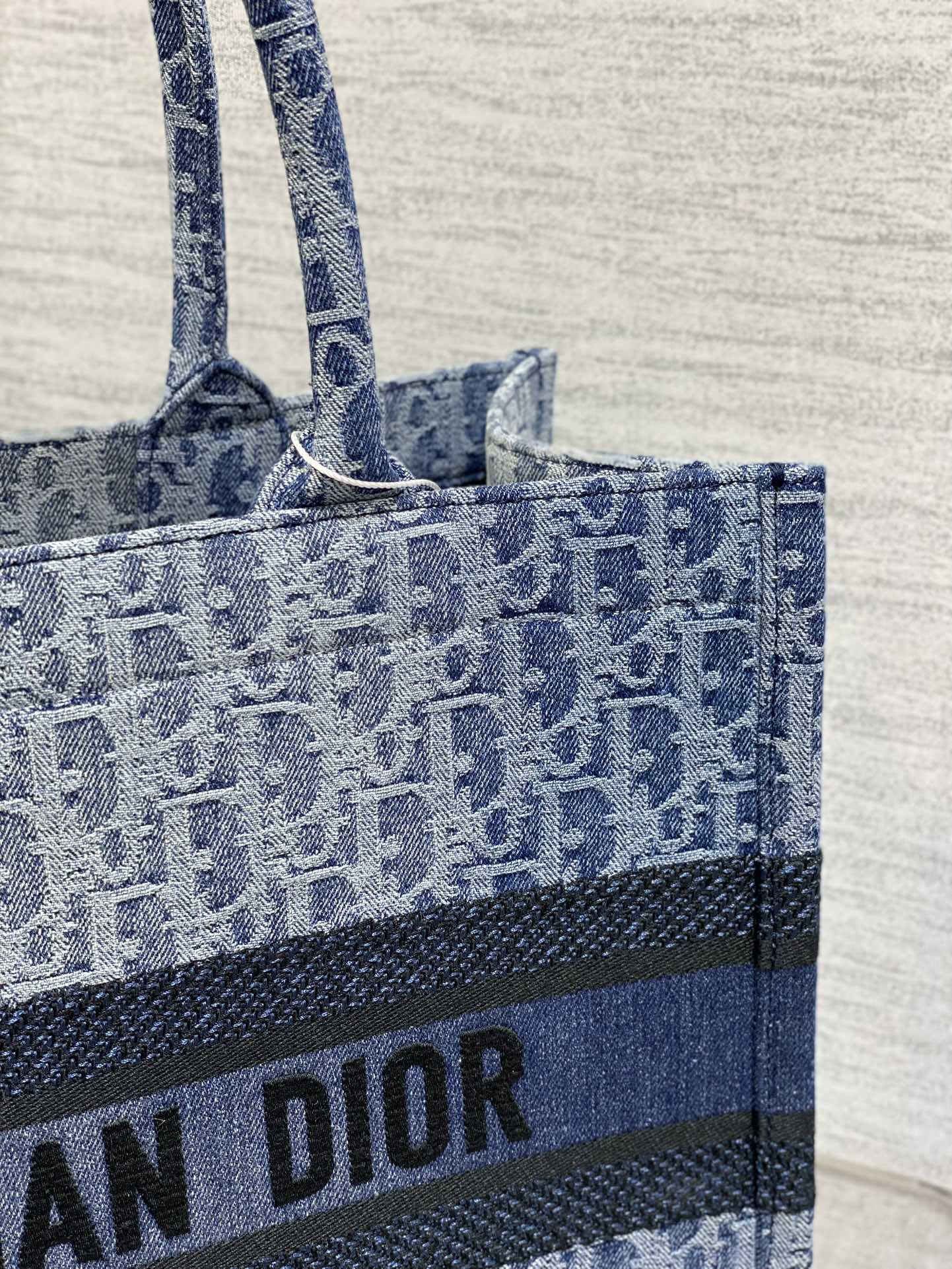 medium d10r book tote blue De*1m d10r oblique jacquard 36 x 27.5 x 16.5 cm