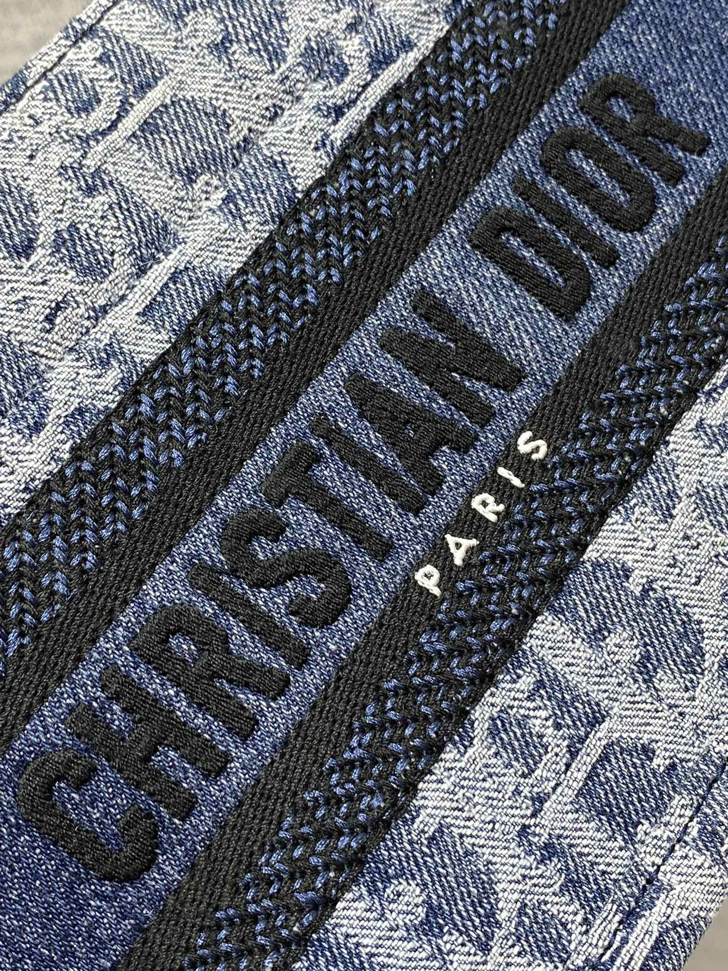 mini d10r book tote blue De*1m d10r oblique jacquard 21.5 x 13 x 7.5 cm