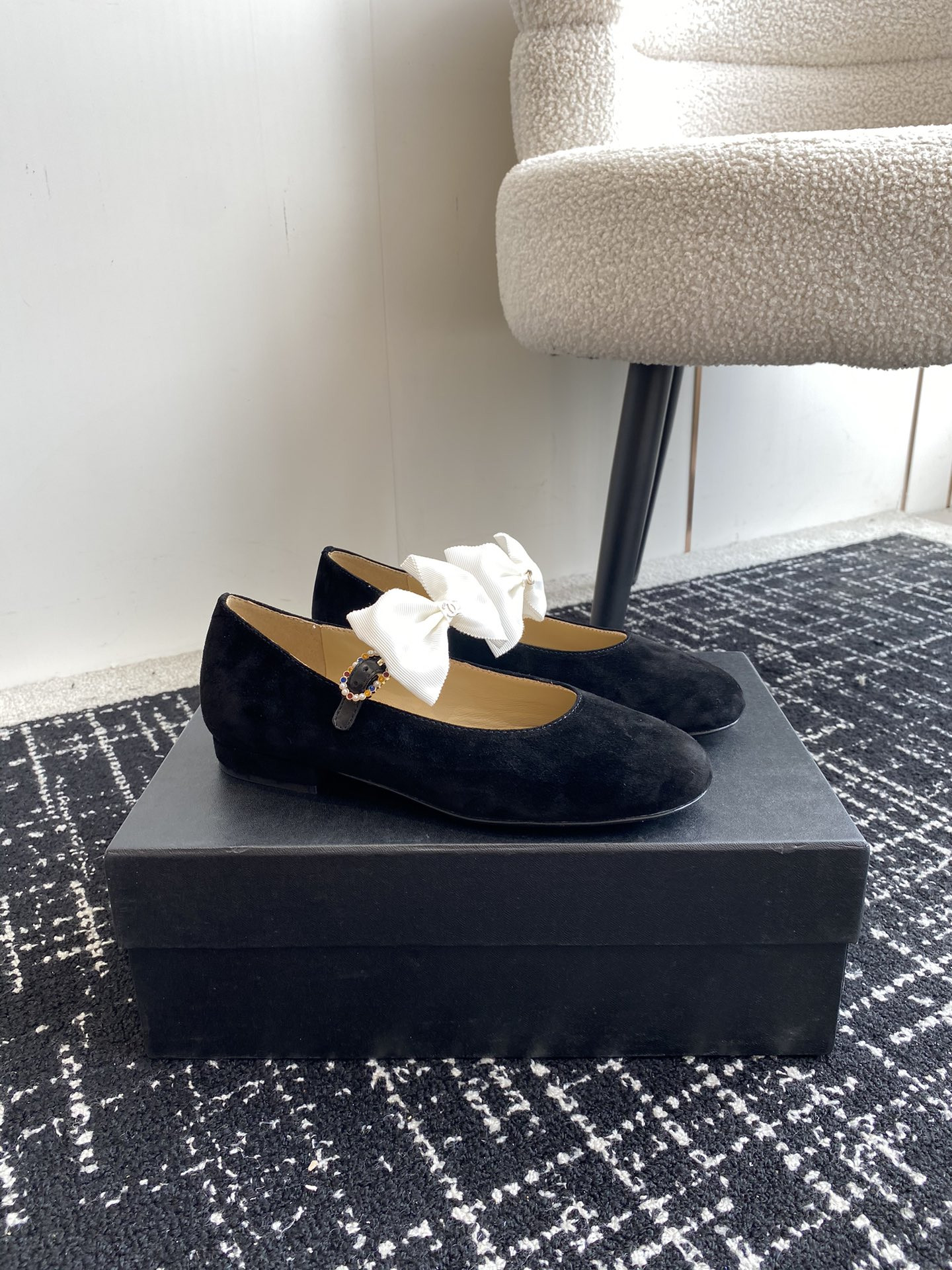 UA Ch**el MARY JANES FLAT