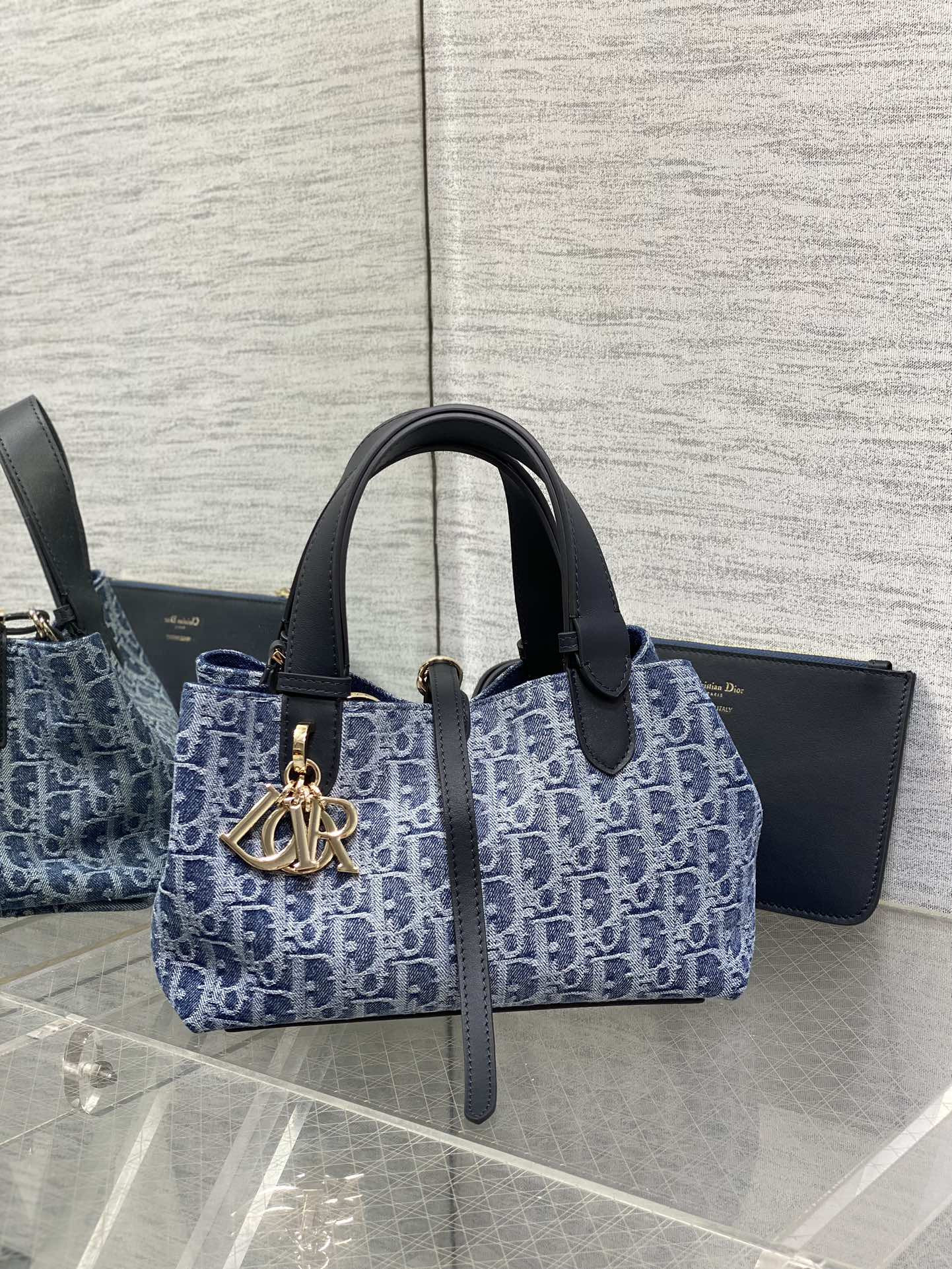 small d10r toujours bag  blue De*1m d10r oblique jacquard 23 x15 x15cm