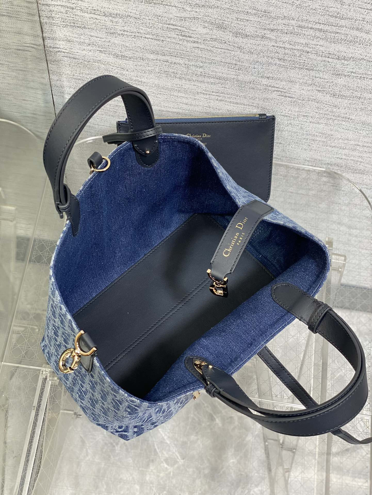medium d10r toujours bag blue De*1m d10r oblique jacquard 28.5 x 21.5 x 17 cm