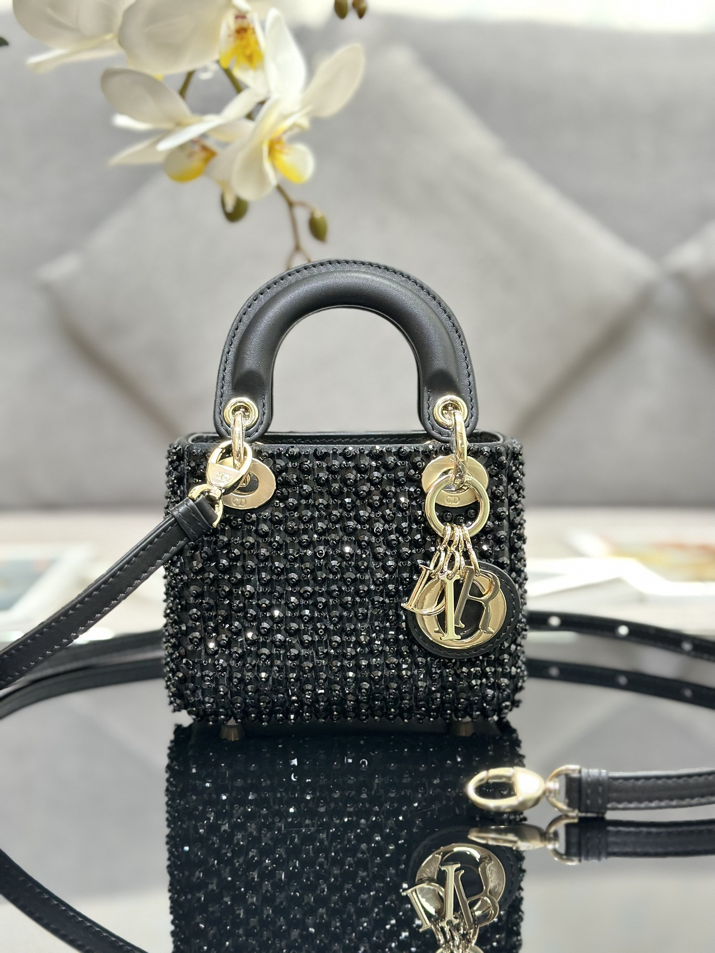Lady D10r Ultra-Mini Embroidered Micro-Beads 12 x 10.2 x 5 cm
