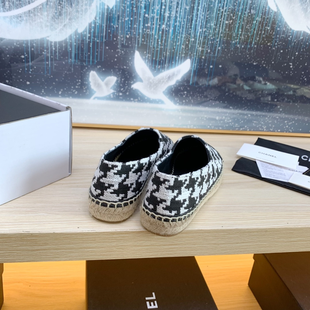 UA Ch**el ESPADRILLES