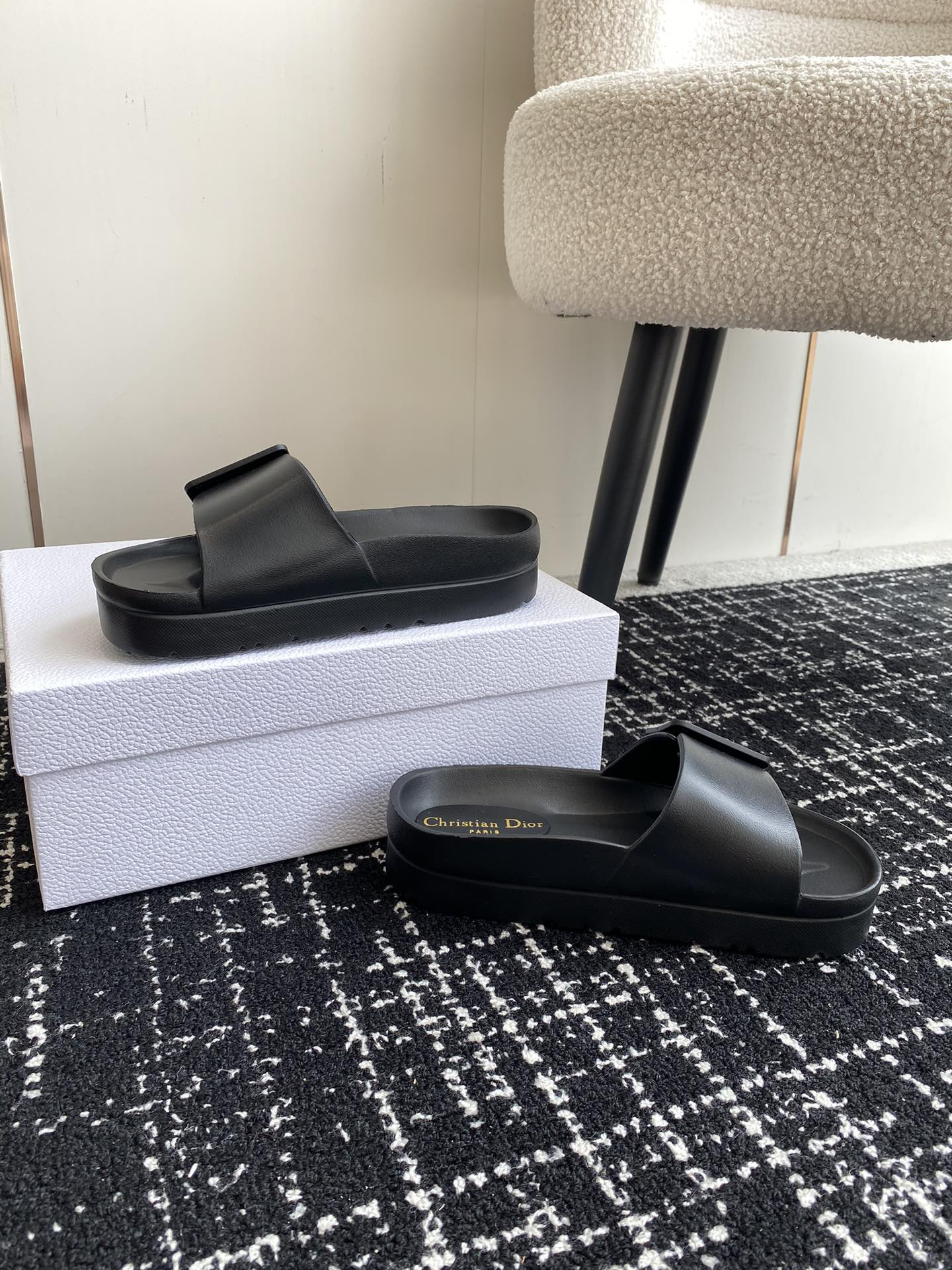 UA D10r Slide Black