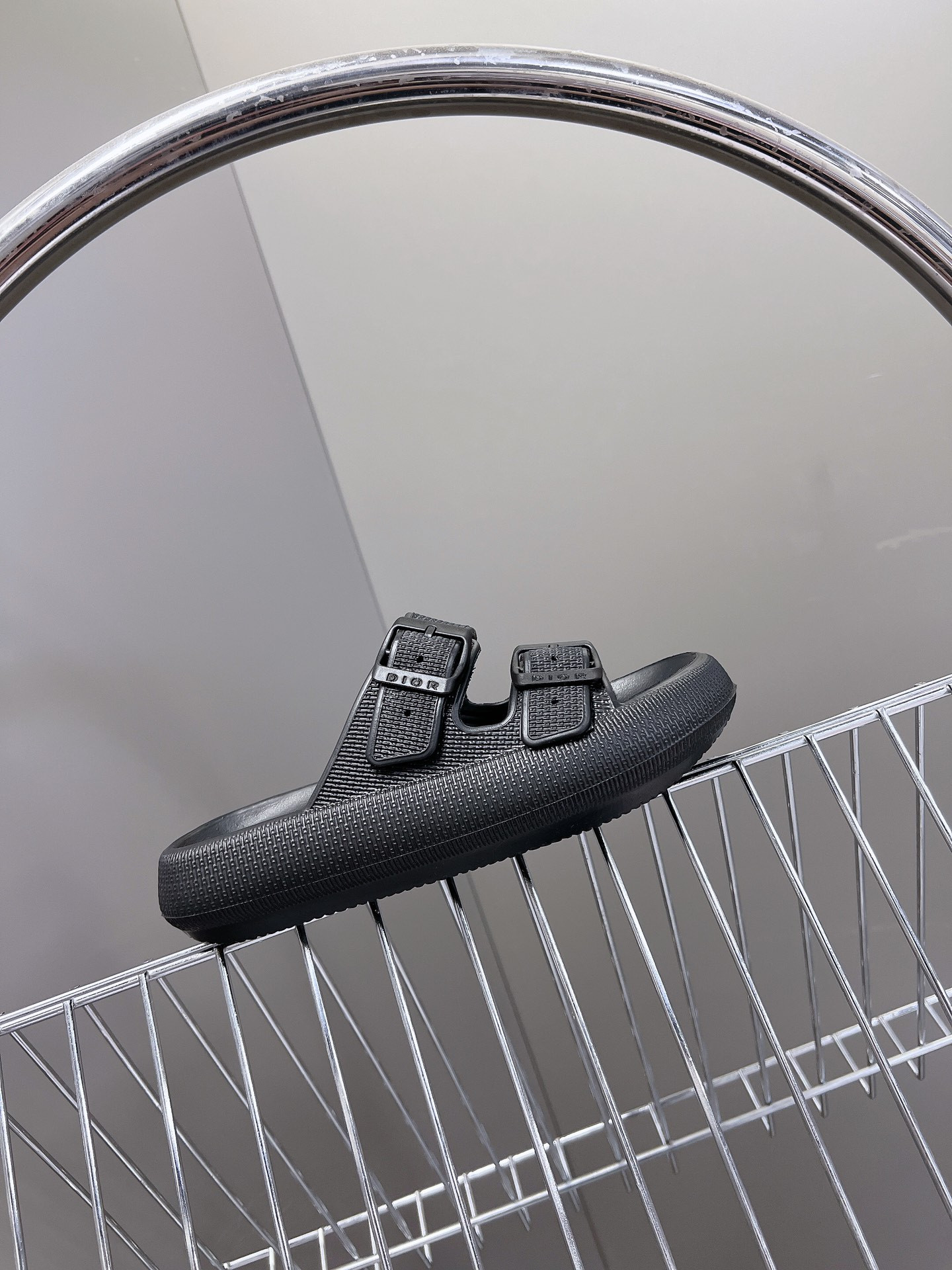 UA D10r Slide