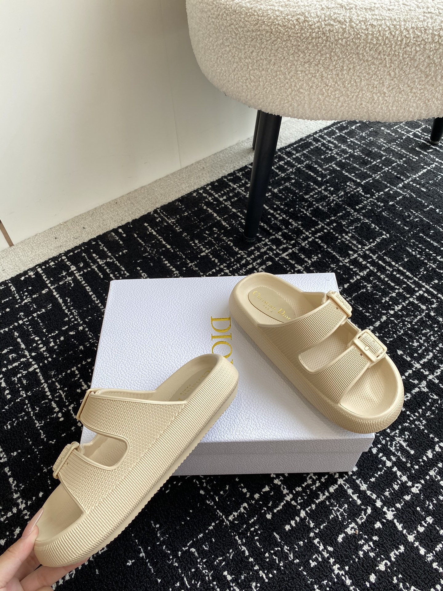 UA D10r Slide