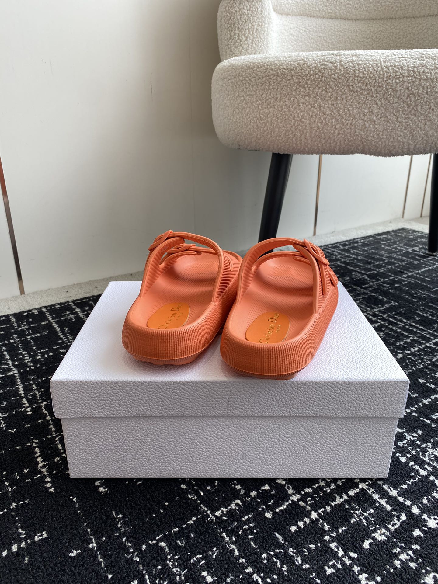 UA D10r Slide